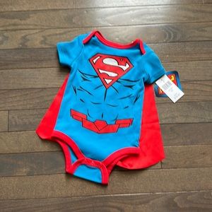 Superman Onesie with detachable cape! 3-6M NWT